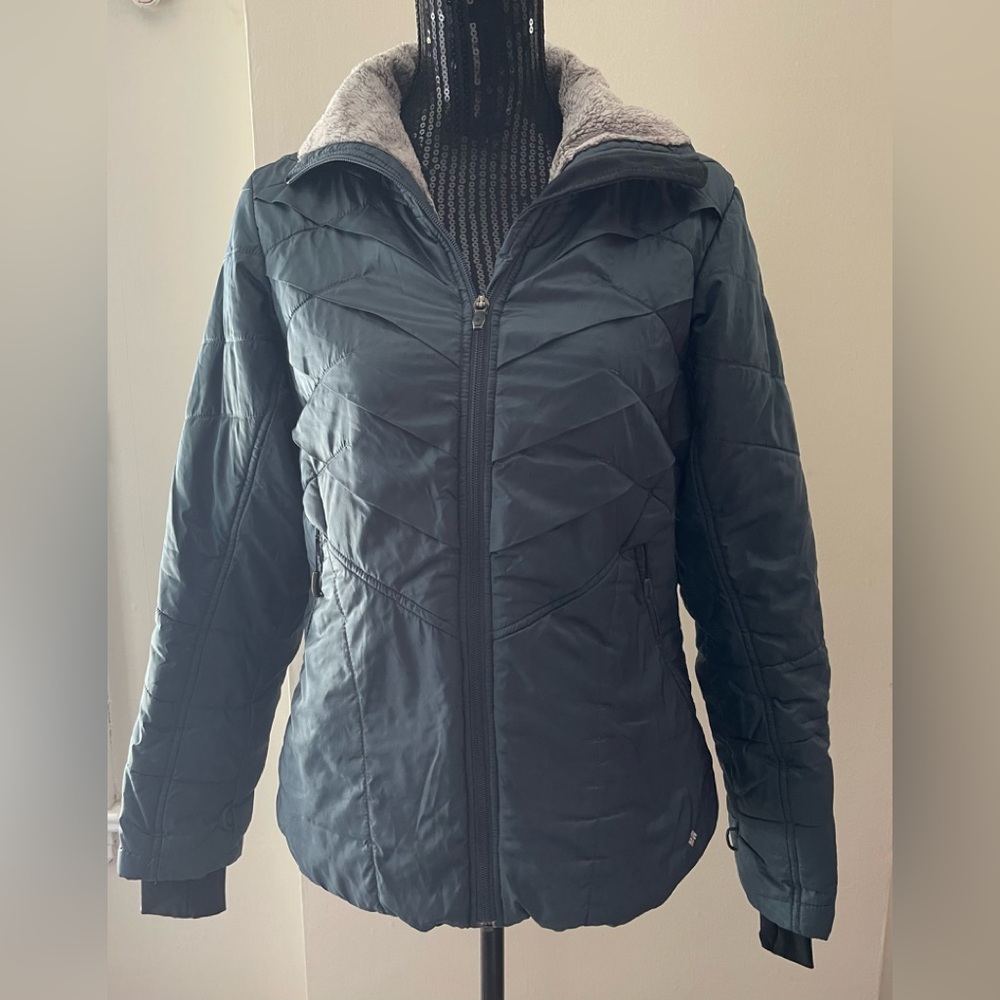 Columbia interchange Green Omni Heat Jacket Size M